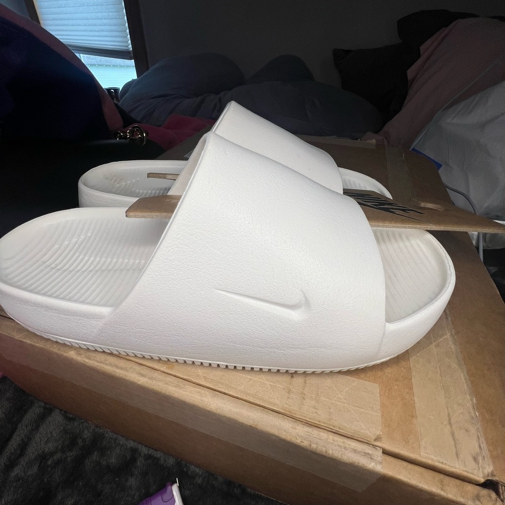 X SOLD X 
Nike White Slide Sandals - Picture 7 of 7